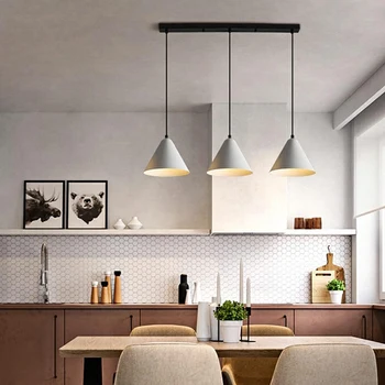 Подвесной светильник в скандинавском стиле Кухонный остров Современная черно-белая линейная подвесная лампа для обеденного стола Бары Потолочная люстра с 3 лампами